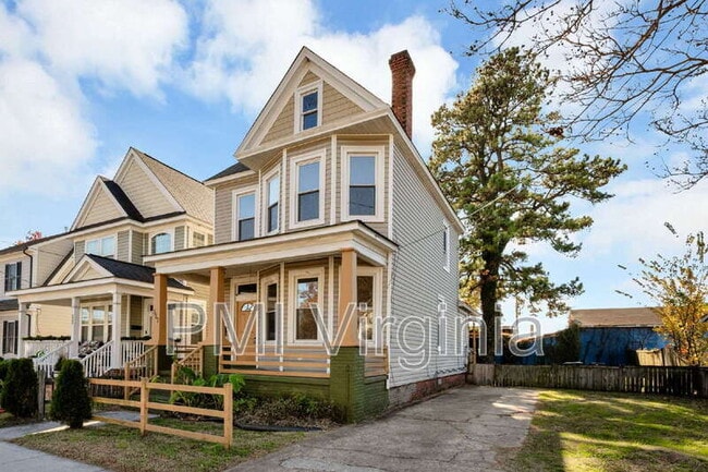 Building Photo - 527 W 26th St