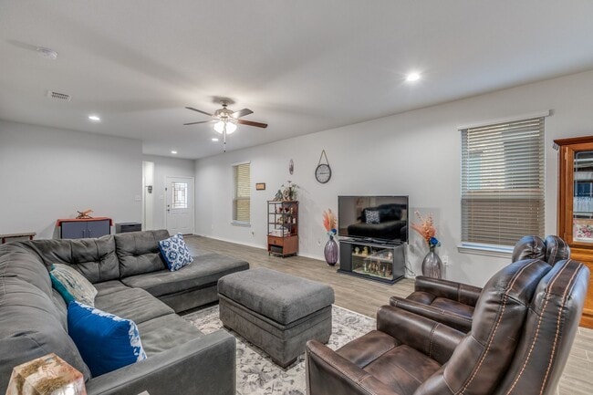 Building Photo - 3315 Celestial Ln