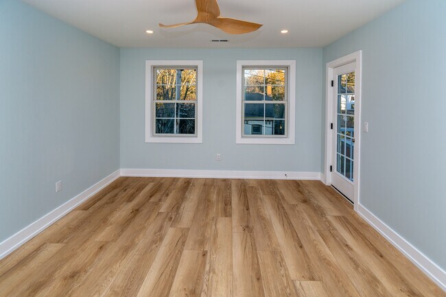 Building Photo - 17 Wilson St