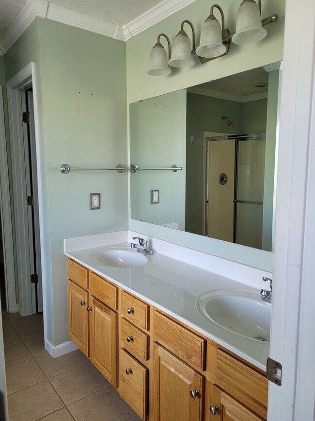 Building Photo - Yorkshire Plantation