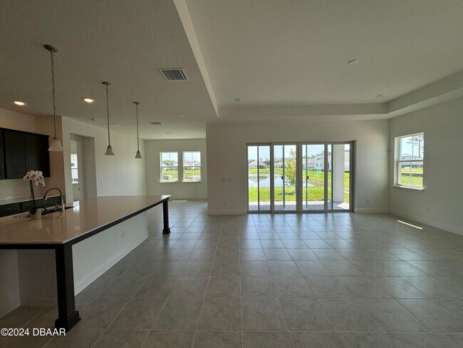 Building Photo - 2005 Divot Dr