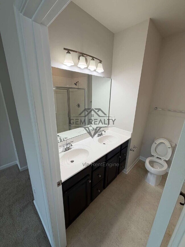 Building Photo - 501 Rolling Valley Dr