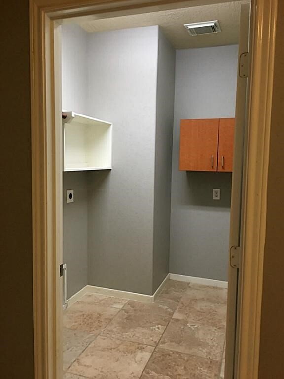 Building Photo - 24419 Lake Path Cir