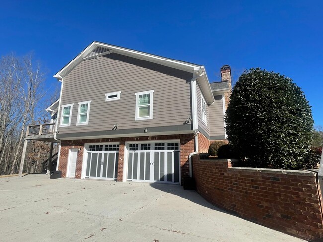 Building Photo - 4 Bedroom Soddy Daisy Rental Property with...