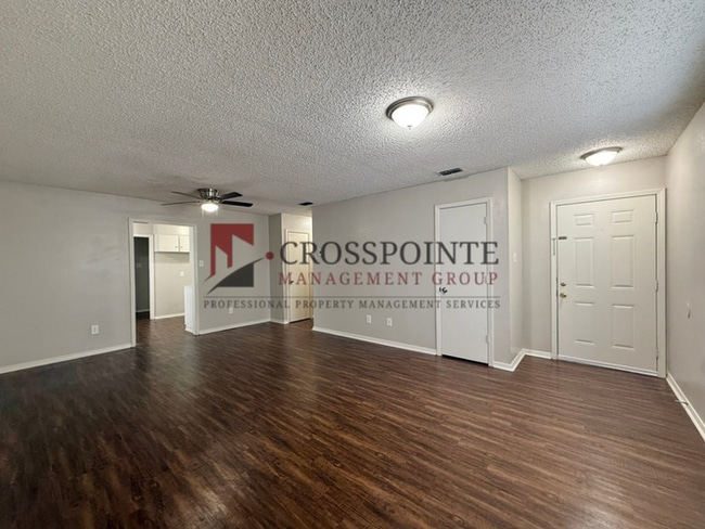 Building Photo - Almost Ready! 2 Bedroom, 1 Bathroom Duplex!