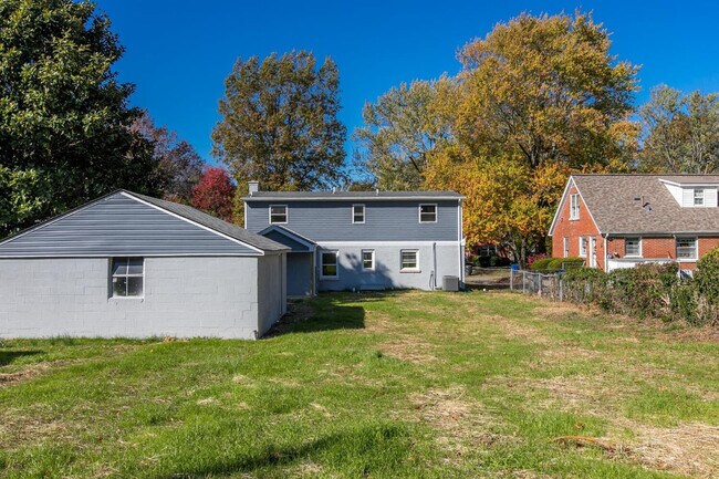 Building Photo - 564 Claymont Dr