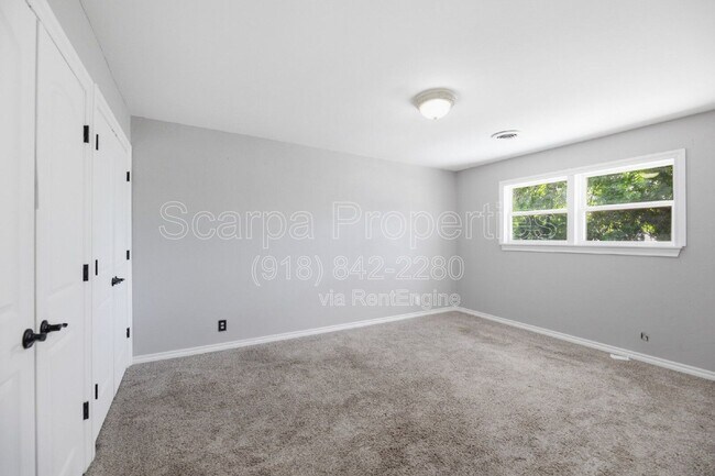 Building Photo - 6812 E 55th St