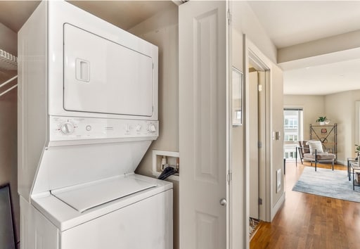 Building Photo - Stunning 1 bed condo in desirable Belltown and Lower Queen Anne! Available 3/7/26!