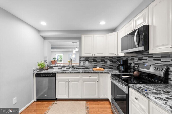 Building Photo - 43982 Choptank Terrace