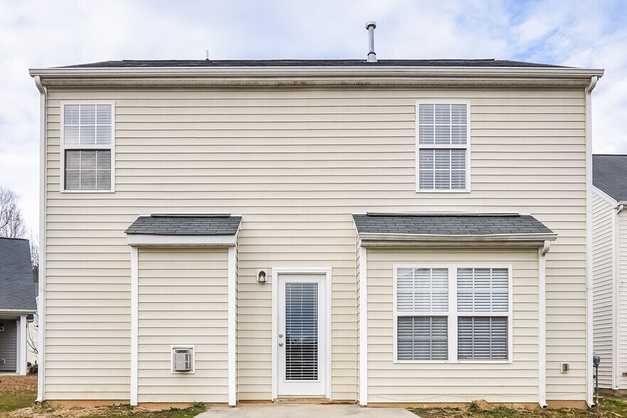 Building Photo - 2707 Brownlow Ct