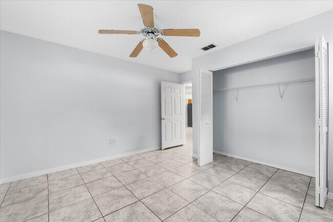 Building Photo - 508 Glade Ct