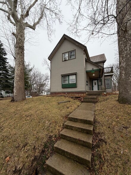 Building Photo - 1831 N 13th St