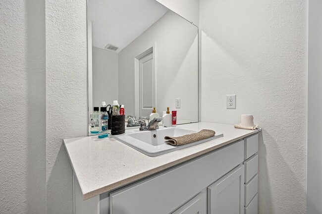 Building Photo - 28523 Texas Sparrow Ln