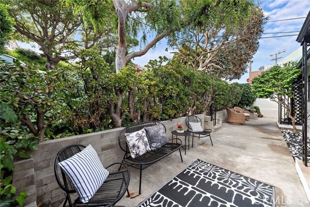 Building Photo - 189 Lower Cliff Dr