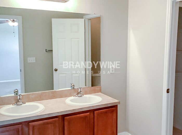 Building Photo - 2627 Oleander Lakes Dr