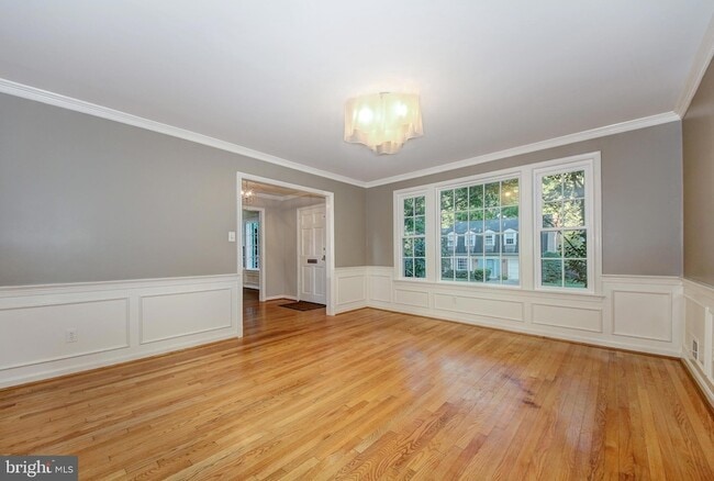 Building Photo - 4509 Tournay Rd