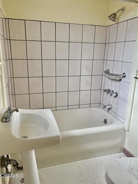 Building Photo - 5649 Huntington Dr N