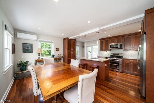 Building Photo - 68 Derwent Ave