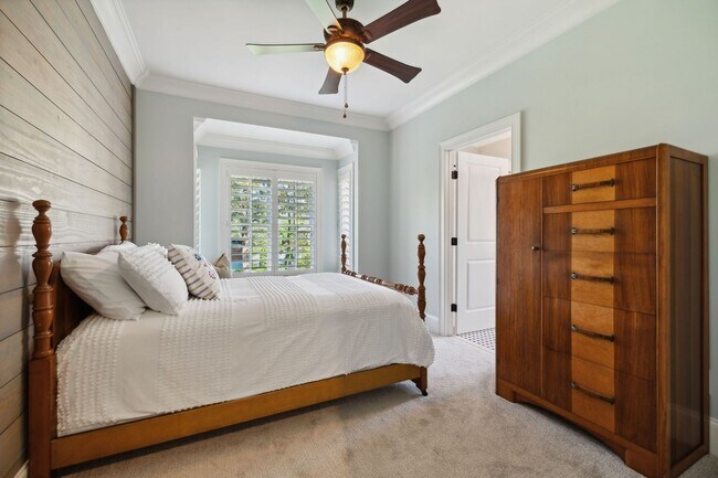 Building Photo - FULLY FURNISHED ISLAND HOME ON OLD HICKORY...