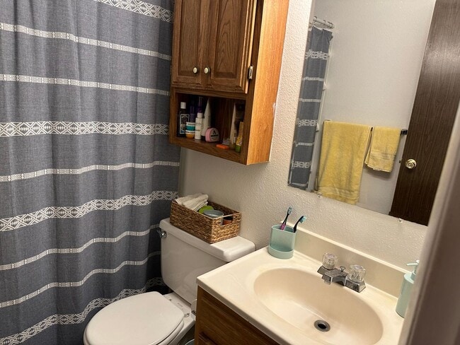 Building Photo - Top Floor Condo with View of the Flatirons and the Pool