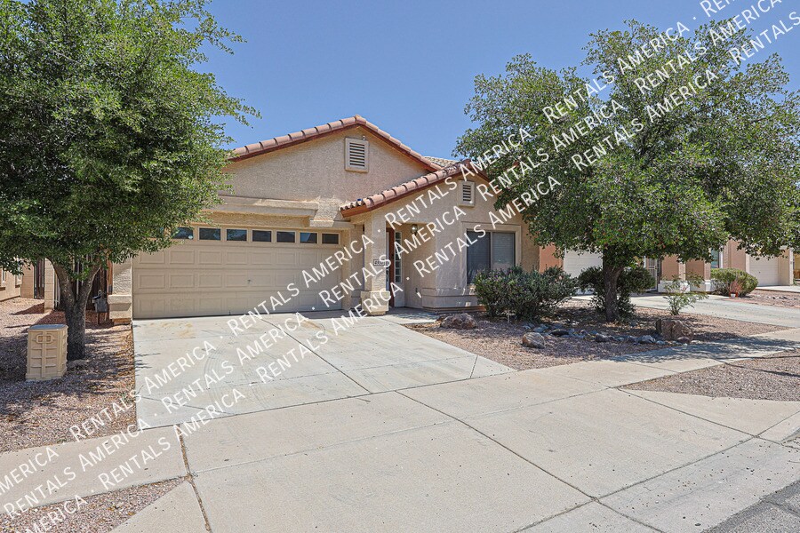 Building Photo - 4930 W Desert Dr