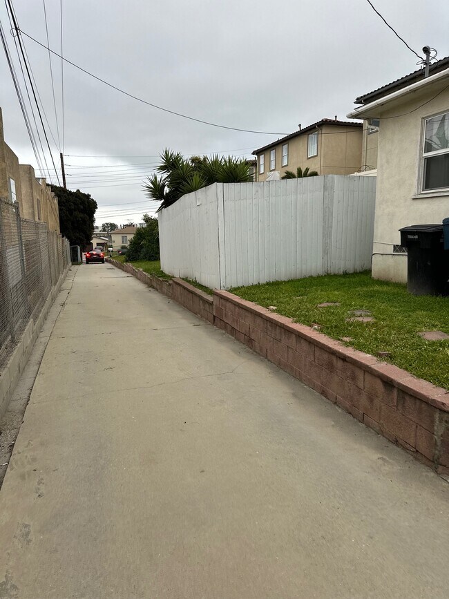 Building Photo - 26025 Cypress St