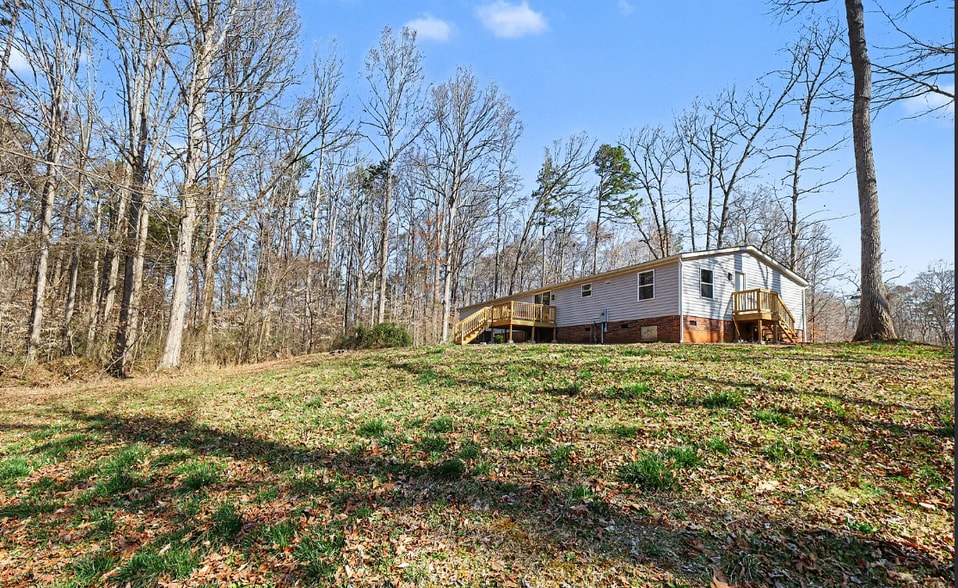 Building Photo - 5050 Park Creek Dr