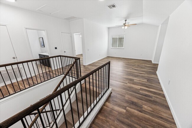 Building Photo - 4 bd/2.5 ba in Pflugerville ready for move in!