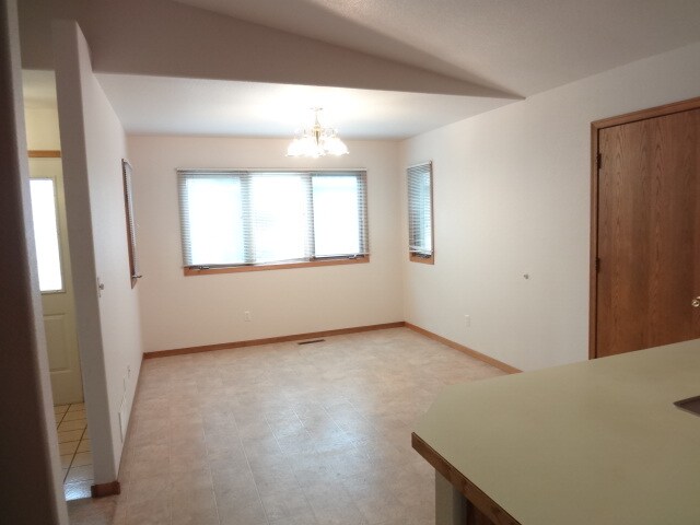 Building Photo - 1618 Northbrook Dr
