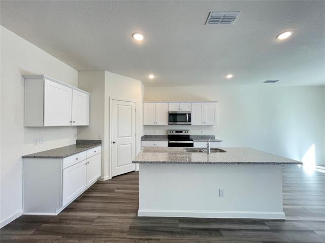 Building Photo - 2601 Silver Leaf Ln