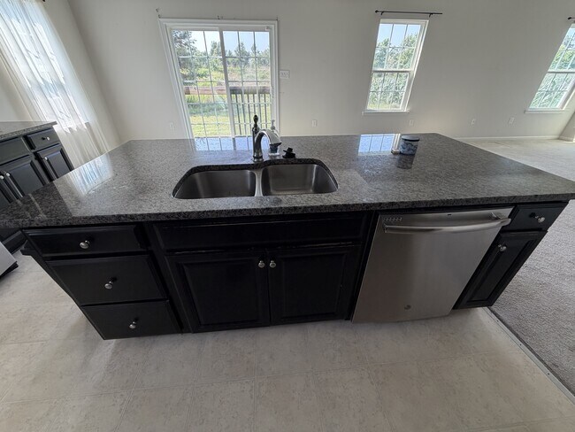 Building Photo - 9518 Royal Tern Dr