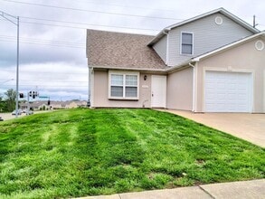 Building Photo - 2401-2403-2403 Northampton Dr