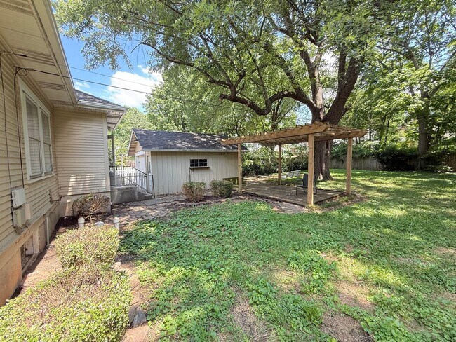Building Photo - 3 Bed 1 Bath in Rountree