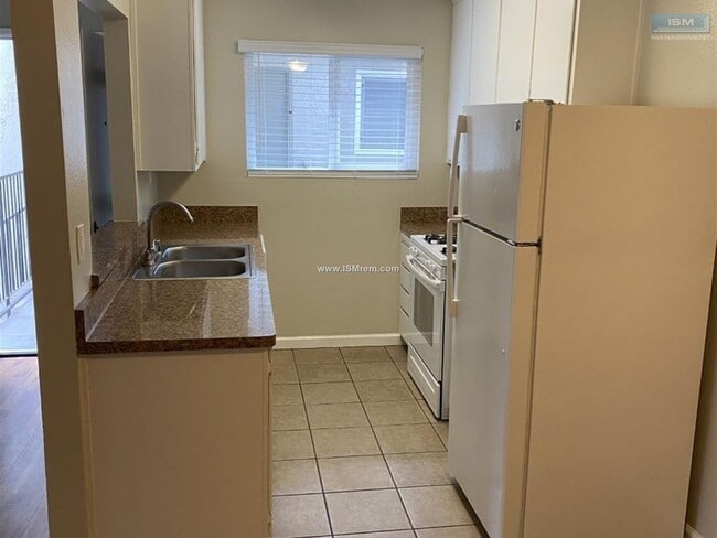 Interior Photo - Menlo Pointe