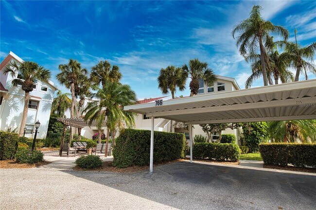 Building Photo - 766 Village Cir