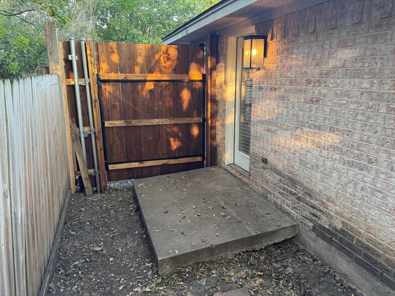Porch and Gate - 203 San Angelo Ave