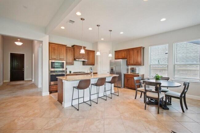 Building Photo - 134 Summer Square Dr