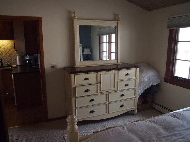 Building Photo - 2 Bedroom 2 bath, Hillside Whitefish Lake Condo