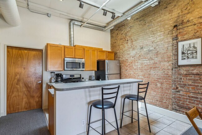 Building Photo - 2078 W 25th St