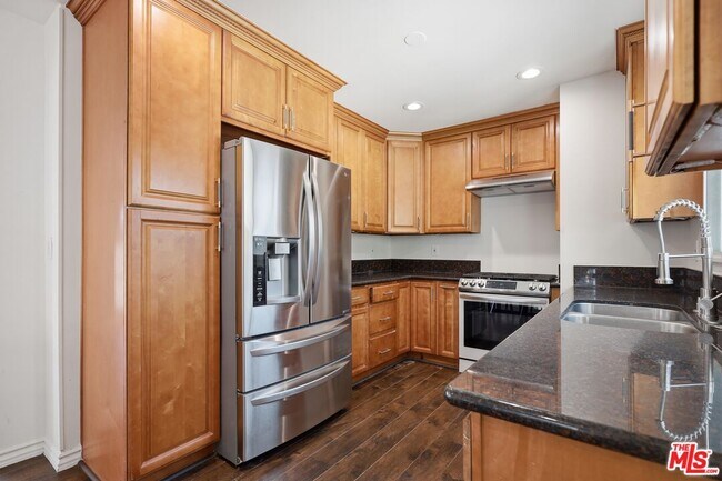 Building Photo - 9741 Alcott St