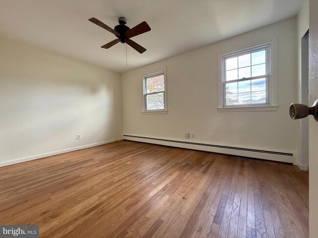 Building Photo - 742 S Matlack St