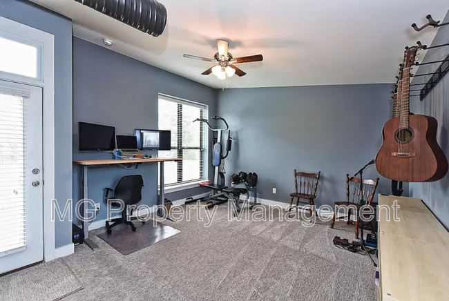 Building Photo - 3475 Spencer St