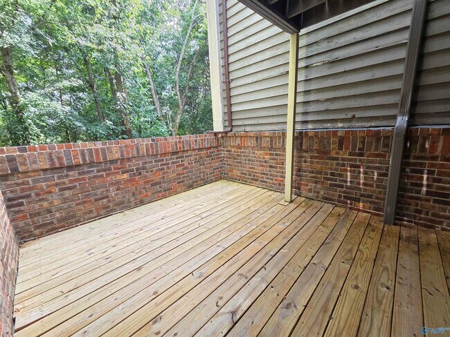 Building Photo - 211 Knollridge Cir SE