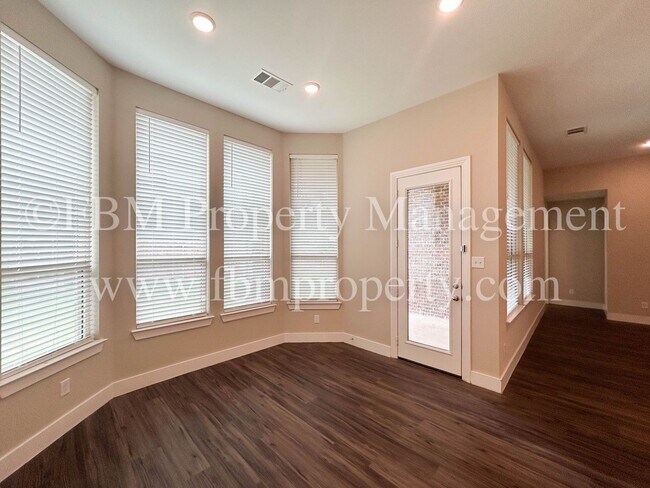 Building Photo - 335 Country Meadows Blvd