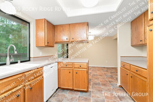 Building Photo - 13700 Rocky Ridge Rd NW