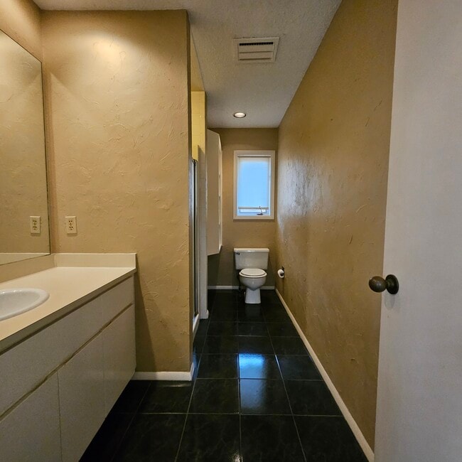 Building Photo - 81 Kincardine Dr