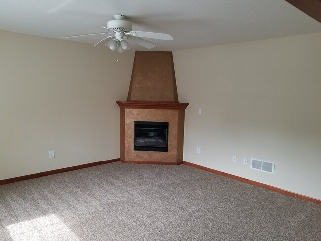 Building Photo - 501 Radcliff Dr