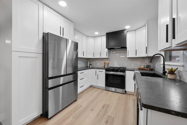 Building Photo - 2583 Wexford Rd