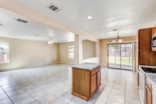 Building Photo - 191 Beech Dr