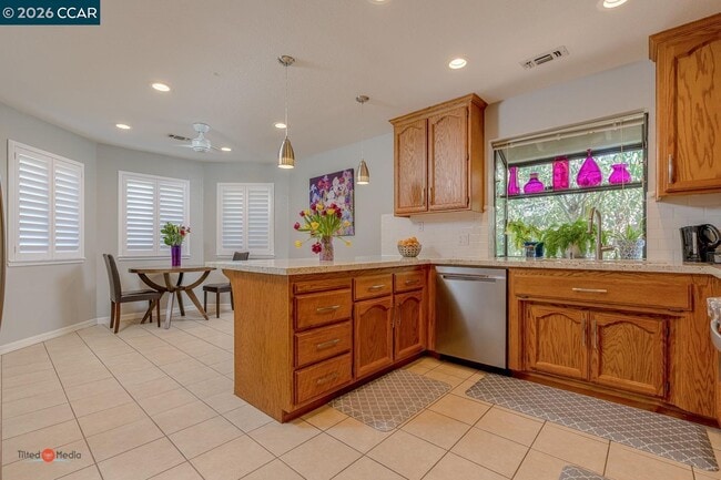 Building Photo - 2904 Canterbury Cir